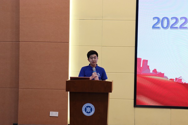 2022年省青马学员代表钟佳伟同学发言.JPG